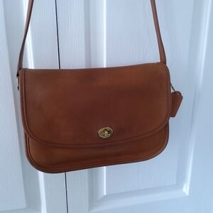 Vintage Coach Tan Leather Shoulder Bag